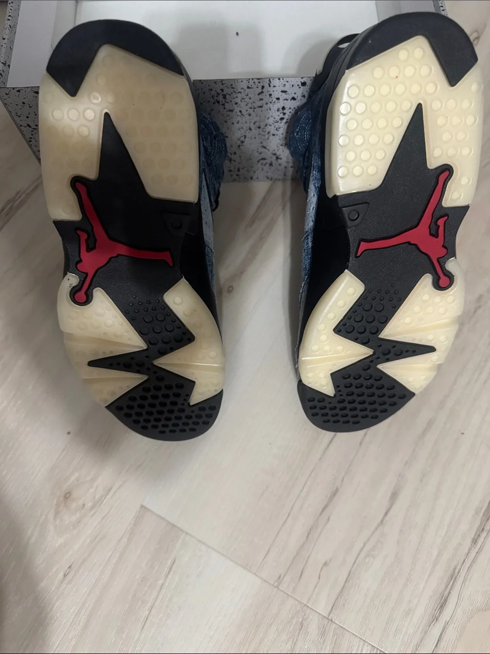 Air Jordan 6 Retro Men High-Top Sneakers in washed denim/ black sail